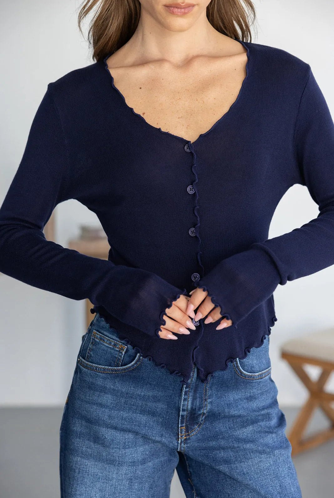 חולצת קרופ סרוגה עם כפתורים בצבע כחול כהה לנשים, בגדי אופנה טרנדיים לנערות