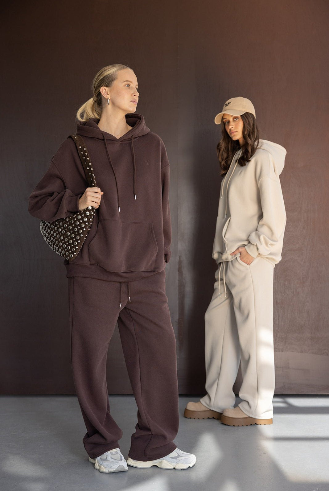 8 הטרנדים החמים באופנת נשים לעונת המעבר 2026