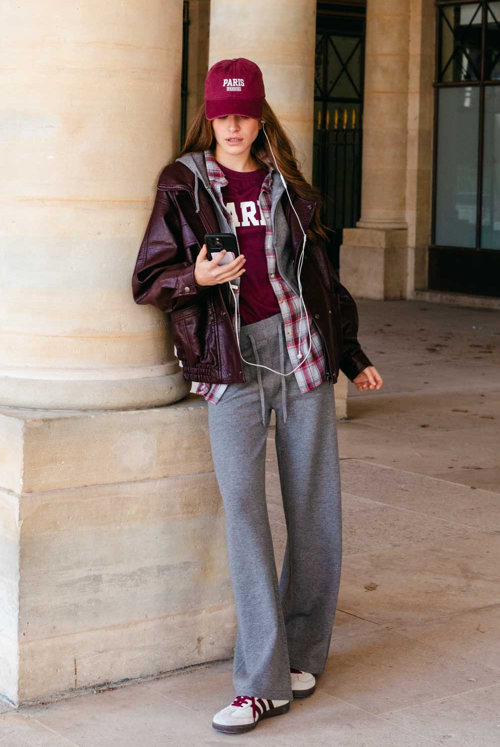 חליפות וסטים לנשים