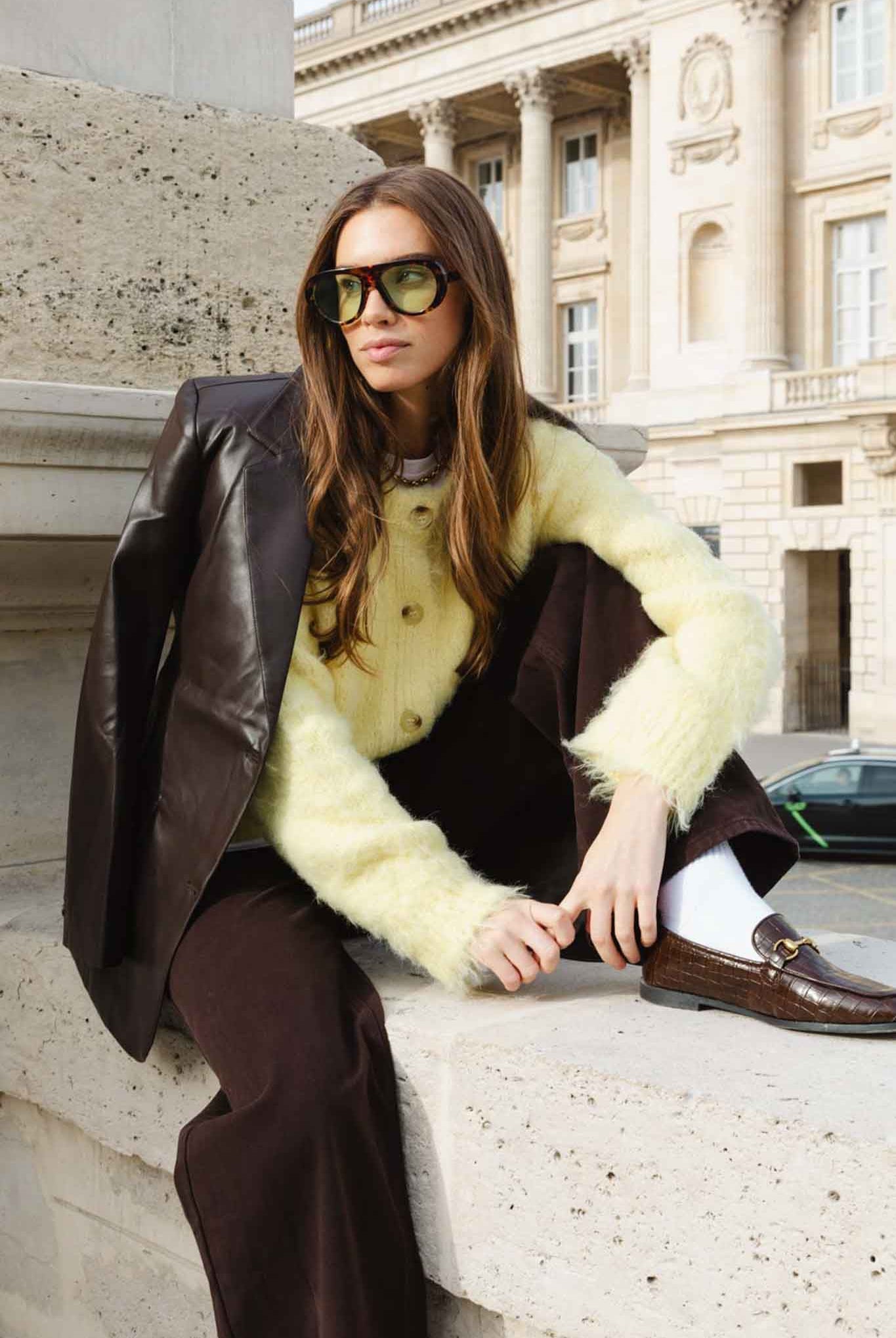 ג'קטים ובלייזרים לנשים