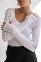 חולצת בייסיק וי כפפה TwentySix