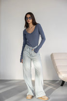 חולצת בייסיק וי כפפה TwentySix