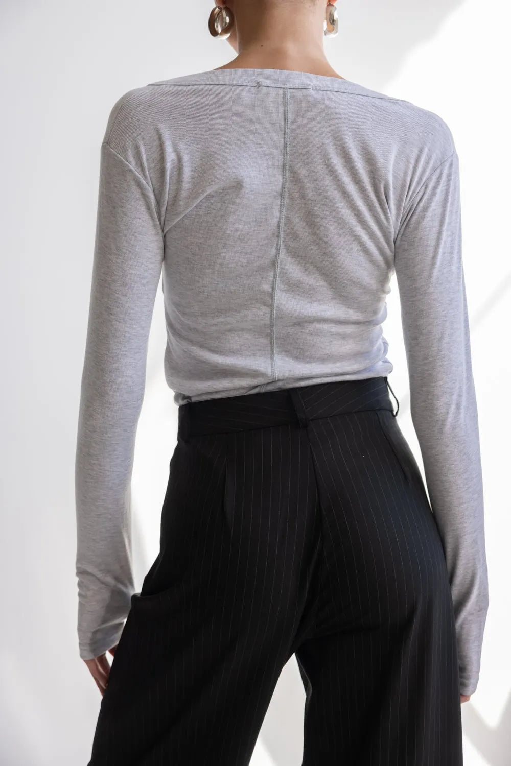 חולצת בייסיק וי כפפה TwentySix