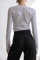 חולצת בייסיק וי כפפה TwentySix