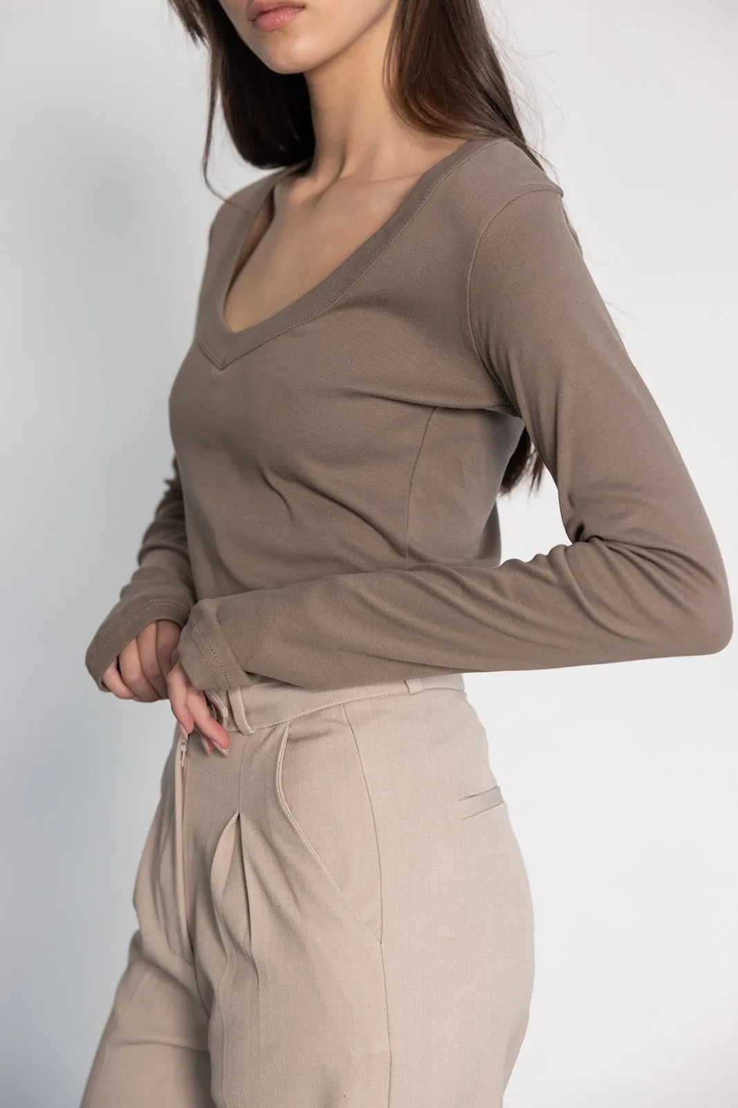 חולצת בייסיק וי כפפה TwentySix