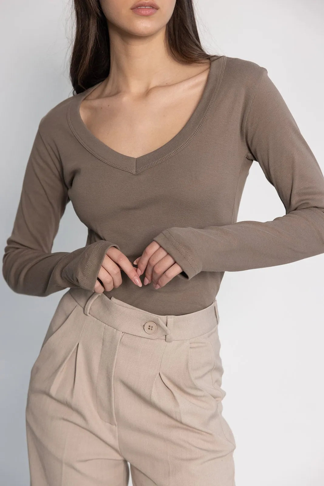 חולצת בייסיק וי כפפה TwentySix