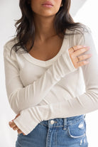 חולצת בייסיק וי כפפה TwentySix