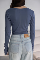 חולצת בייסיק וי כפפה TwentySix