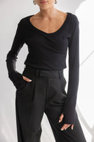 חולצת בייסיק וי כפפה TwentySix