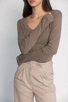 חולצת בייסיק וי כפפה TwentySix