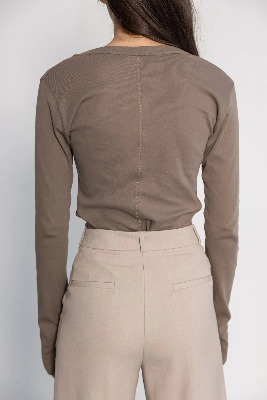 חולצת בייסיק וי כפפה TwentySix