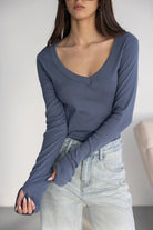 חולצת בייסיק וי כפפה TwentySix