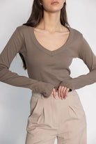 חולצת בייסיק וי כפפה TwentySix Brown One Size