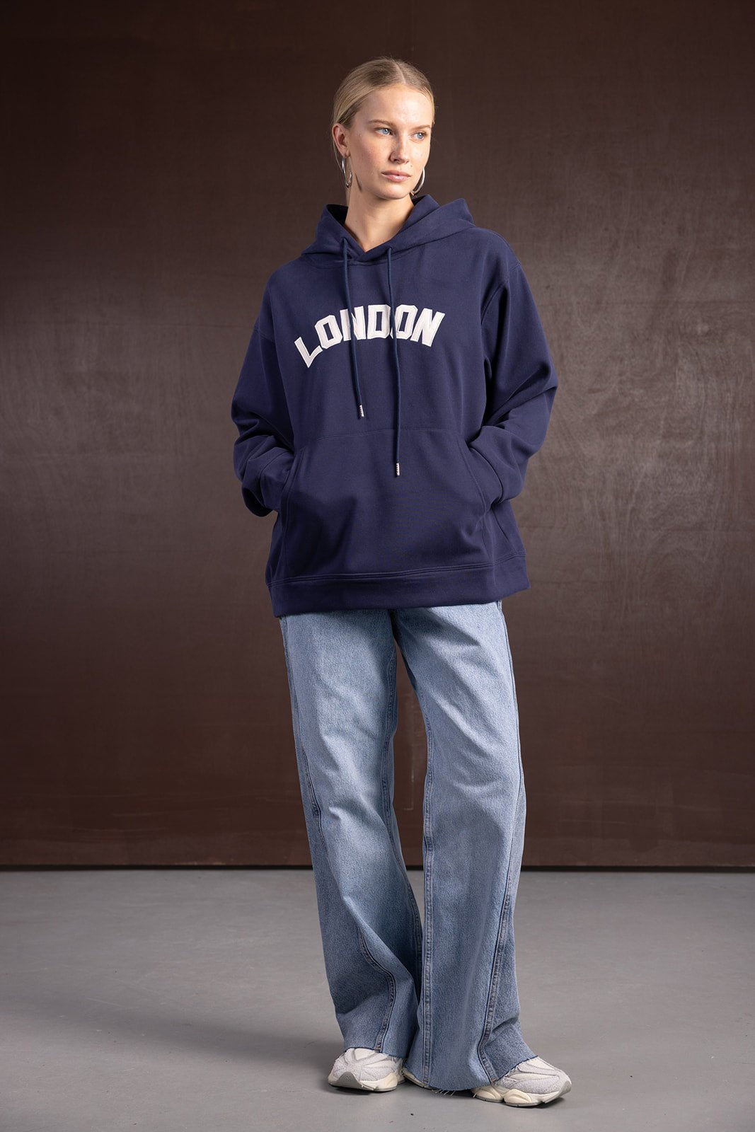 סווטשירט LONDON | כחול - TwentySix