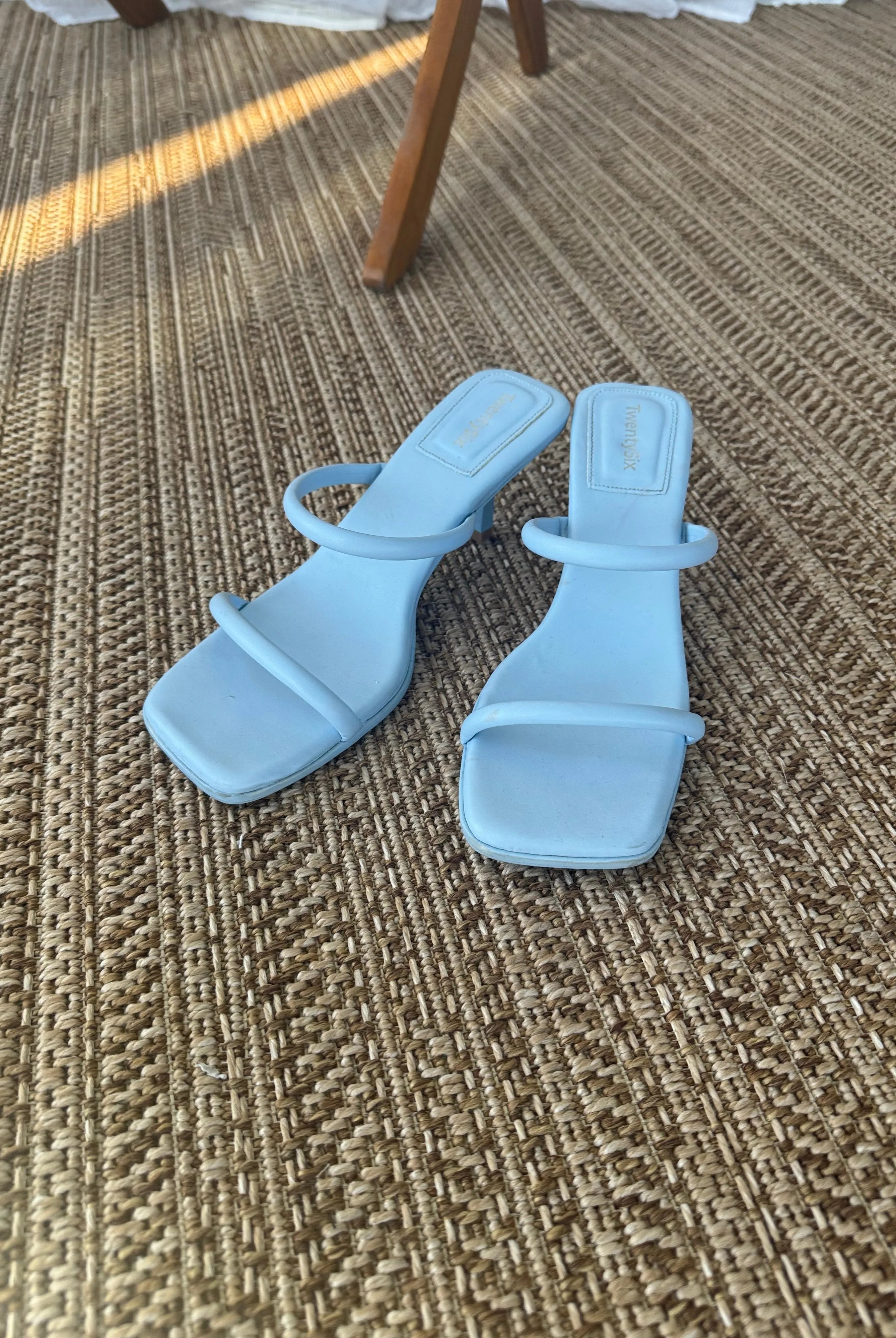 סנדל מרשל תכלת TwentySix