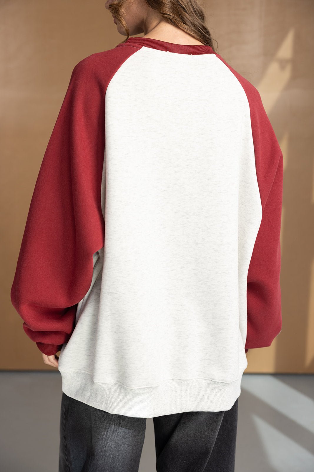 סווטשירט נשים עם שרוולים אדומים ובד אפור, אופנה לנערות, בגדי קז'ואל חורף