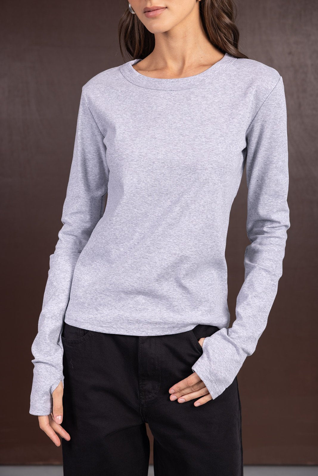 חולצת נשים ארוכה בצבע אפור מלנג' עם שרוולים ארוכים, לבוש יומיומי אופנתי