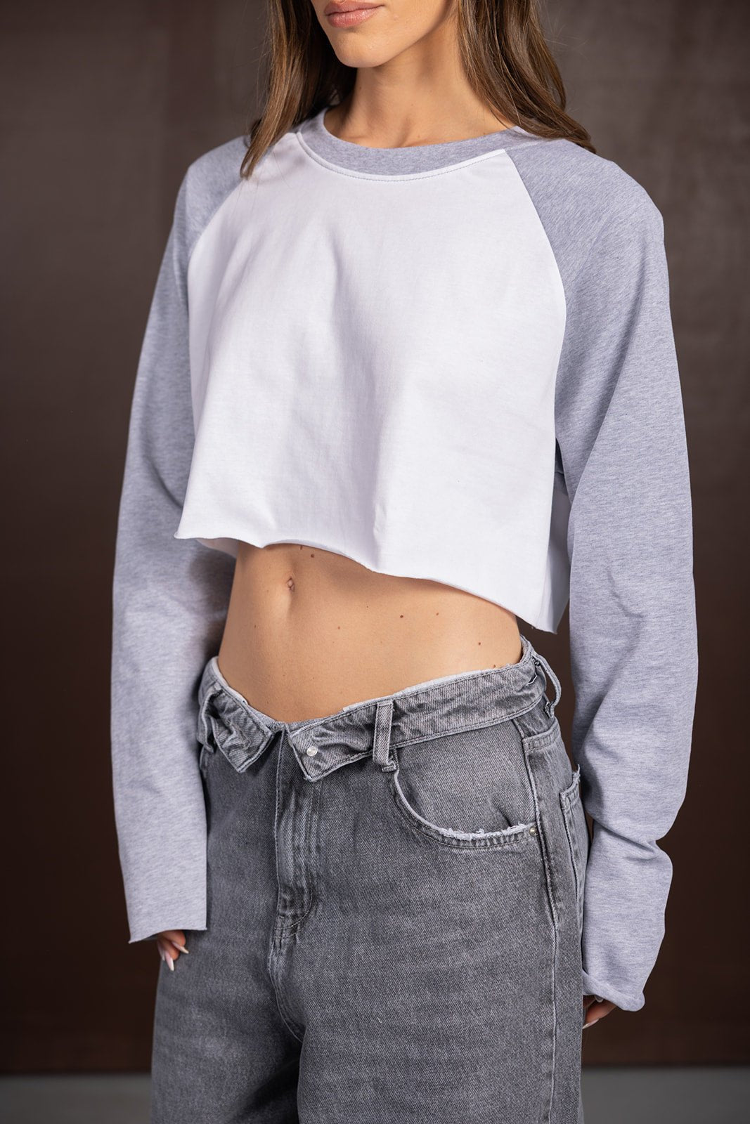 חולצת קרופ ג'סי | אפורה - TwentySix