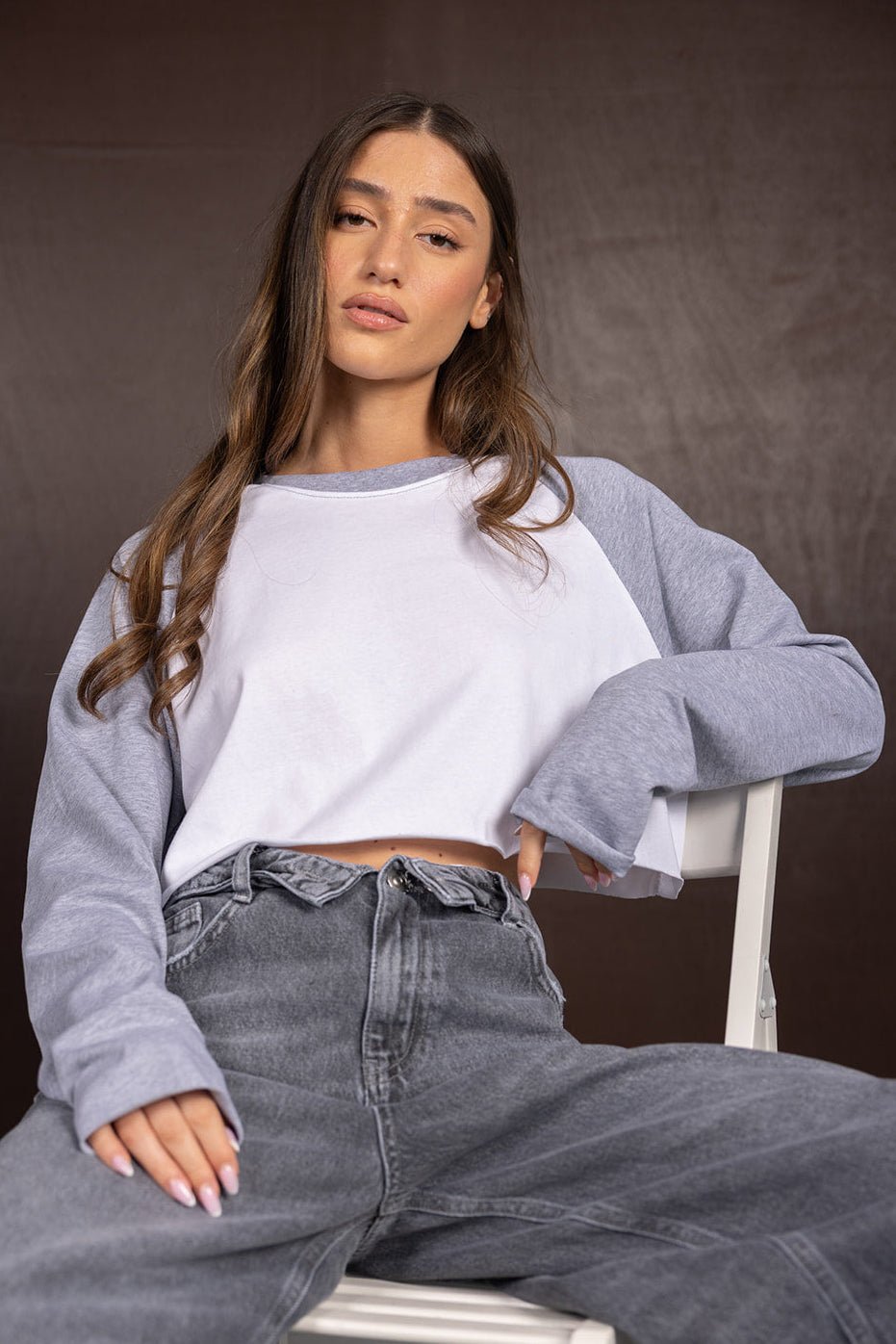 חולצת קרופ ג'סי | אפורה - TwentySix