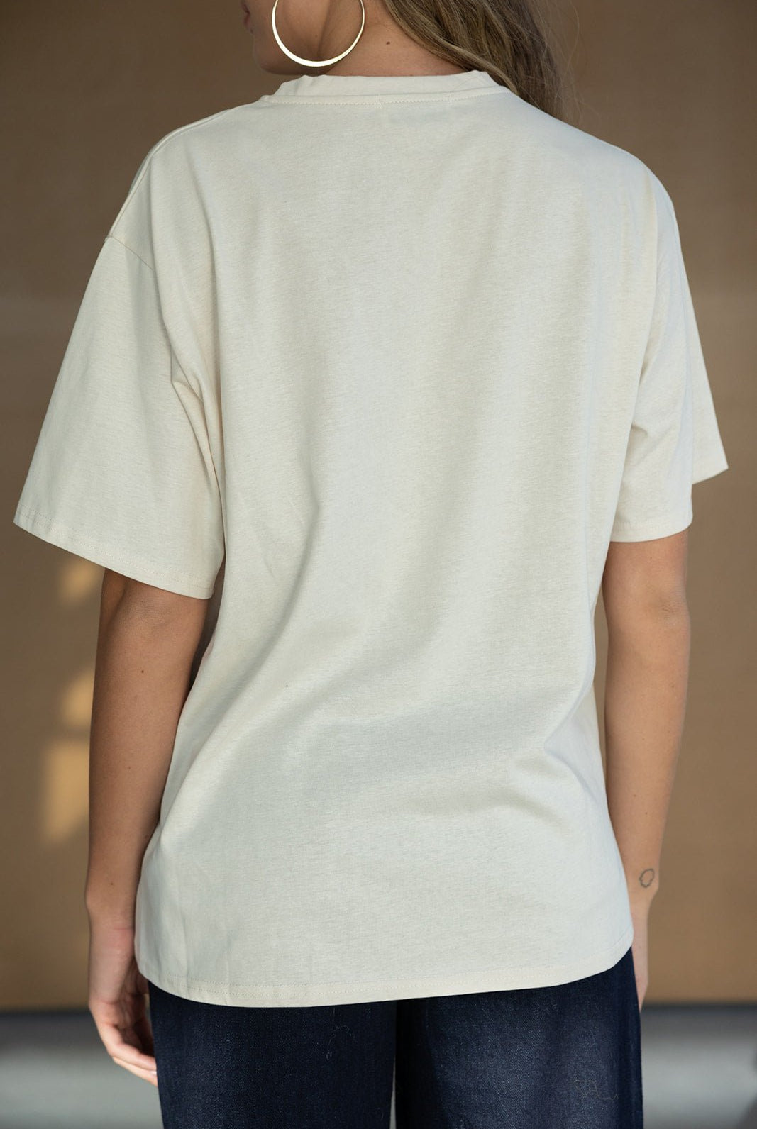 חולצת טי שירט לבנה לנשים, בד כותנה, מראה קז'ואל, שרוולים קצרים, אופנה לנערות