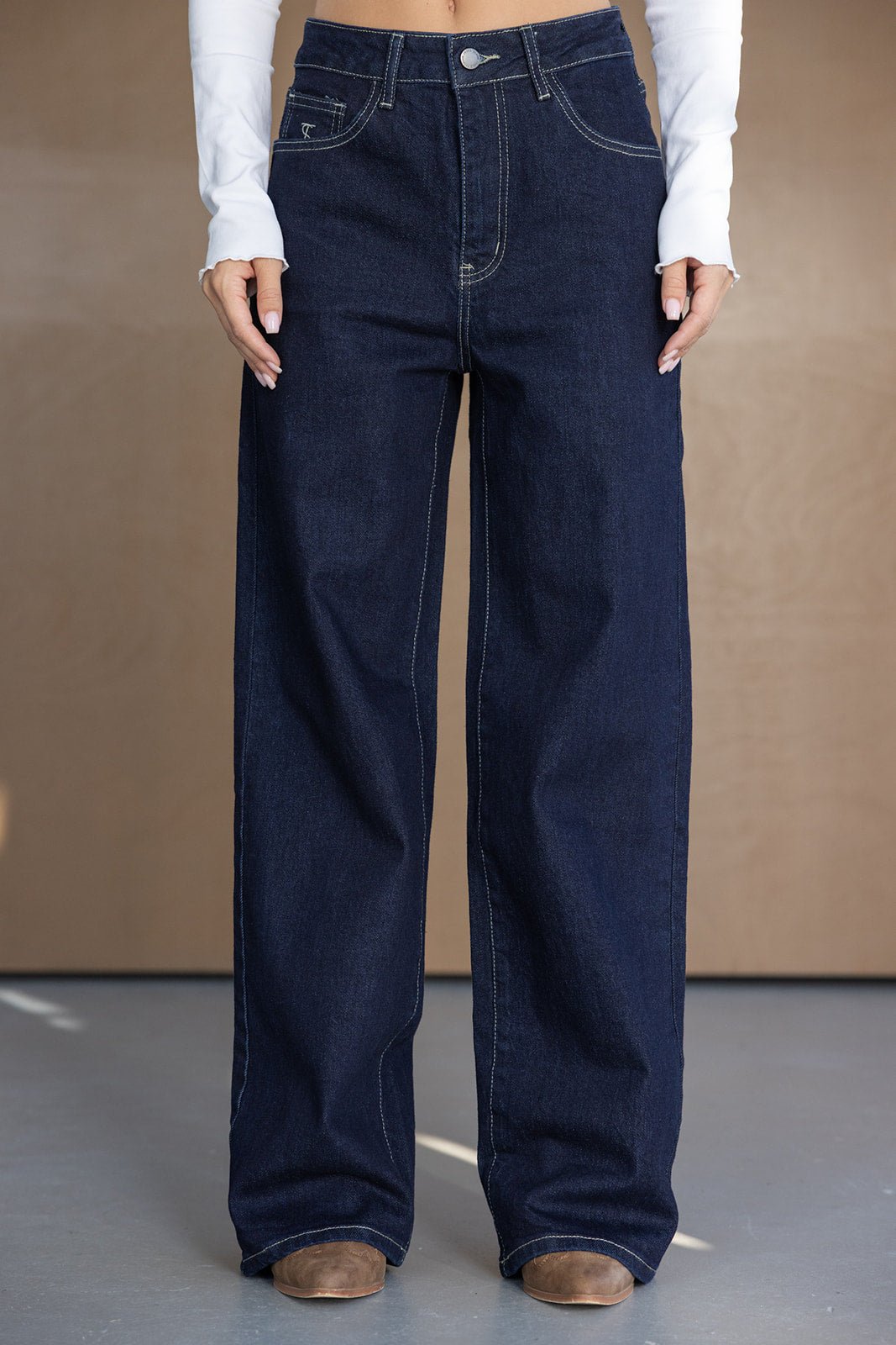 מכנסי ג'ינס בגזרה רחבה בצבע כחול כהה לנשים, אופנה מודרנית לנערות