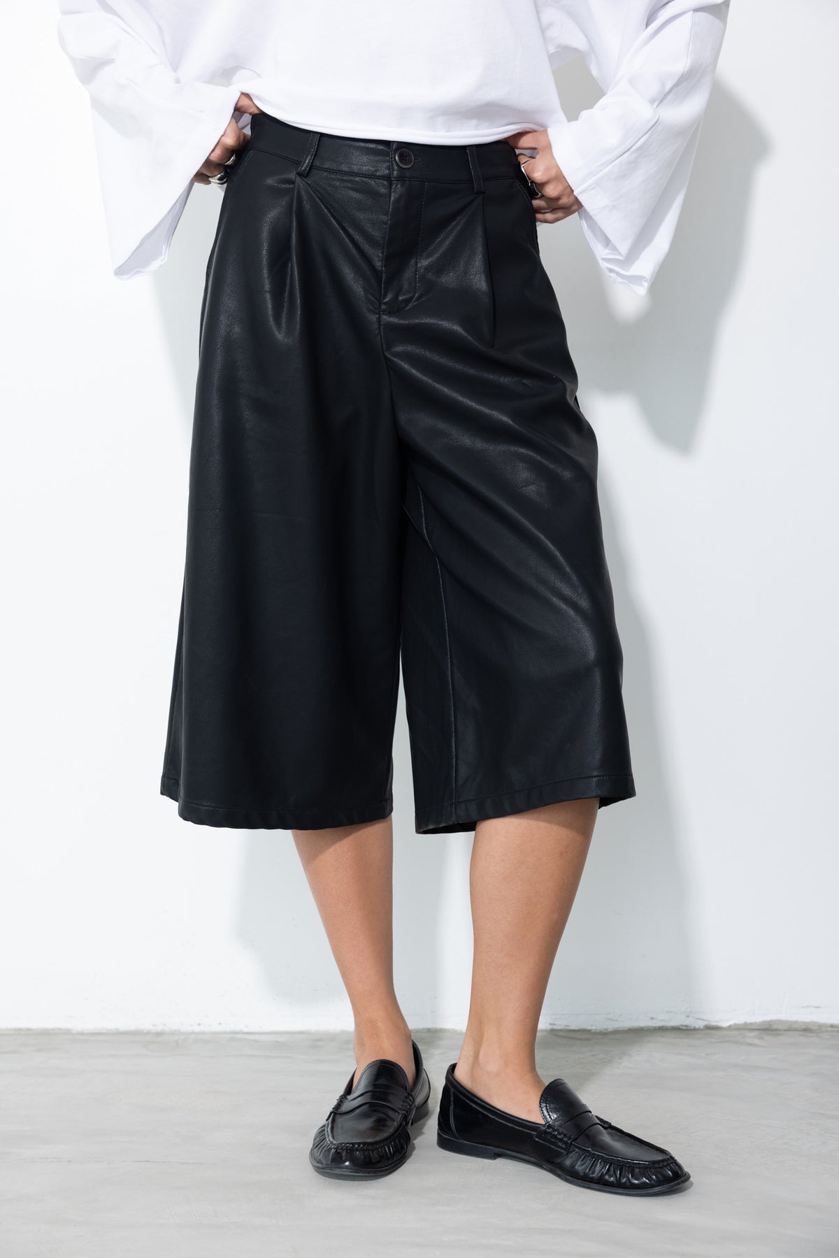 Sky Pants & Page Top
