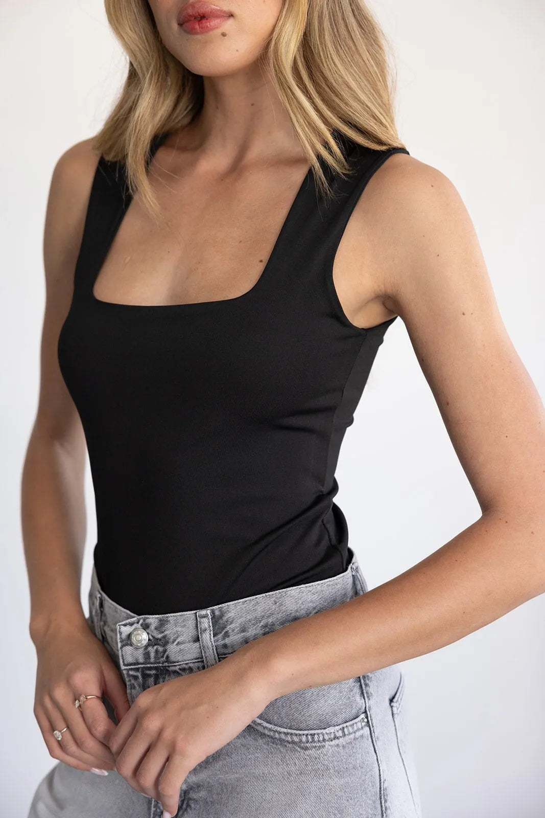 בגד גוף קורין שחור TwentySix 