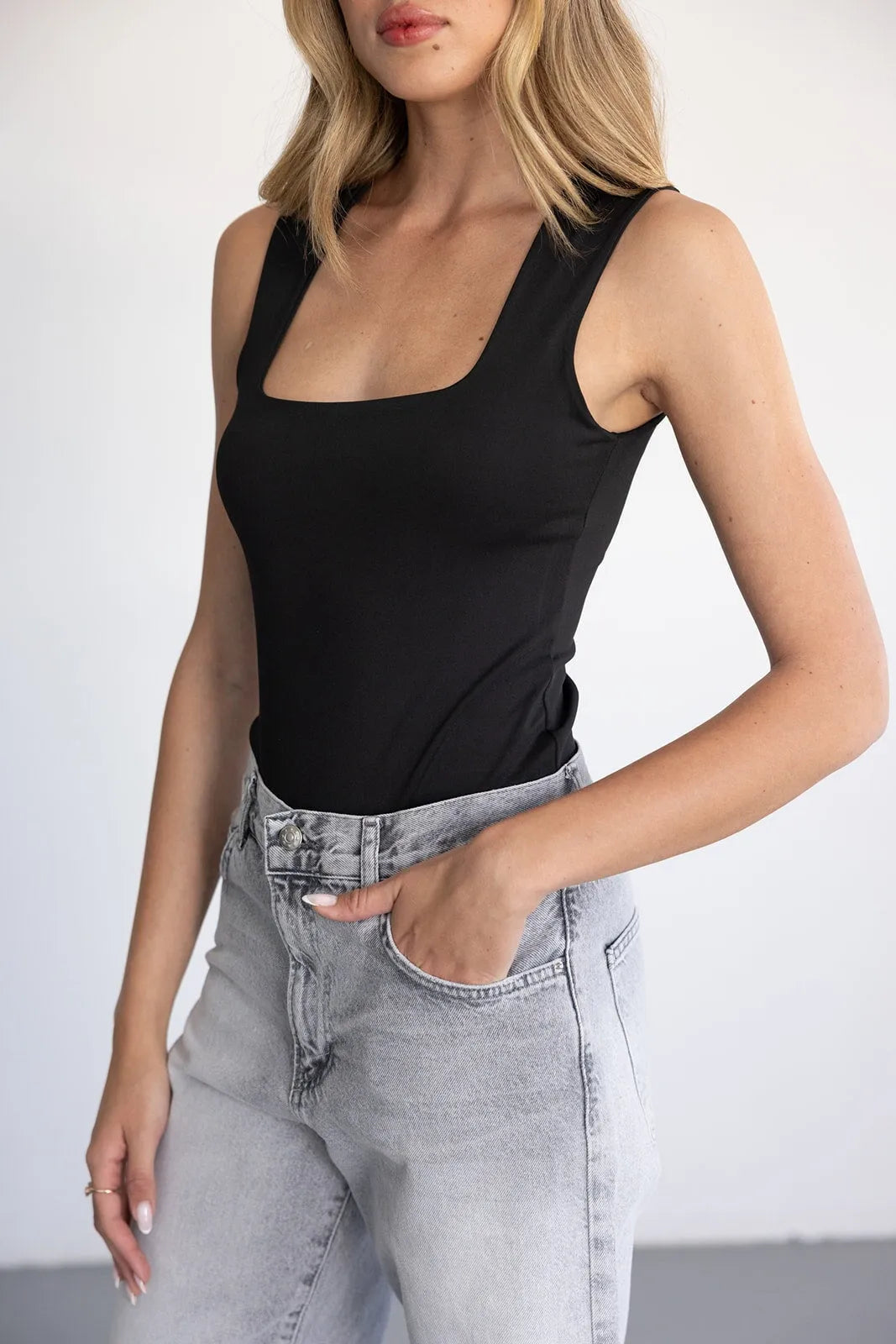 בגד גוף קורין שחור TwentySix 