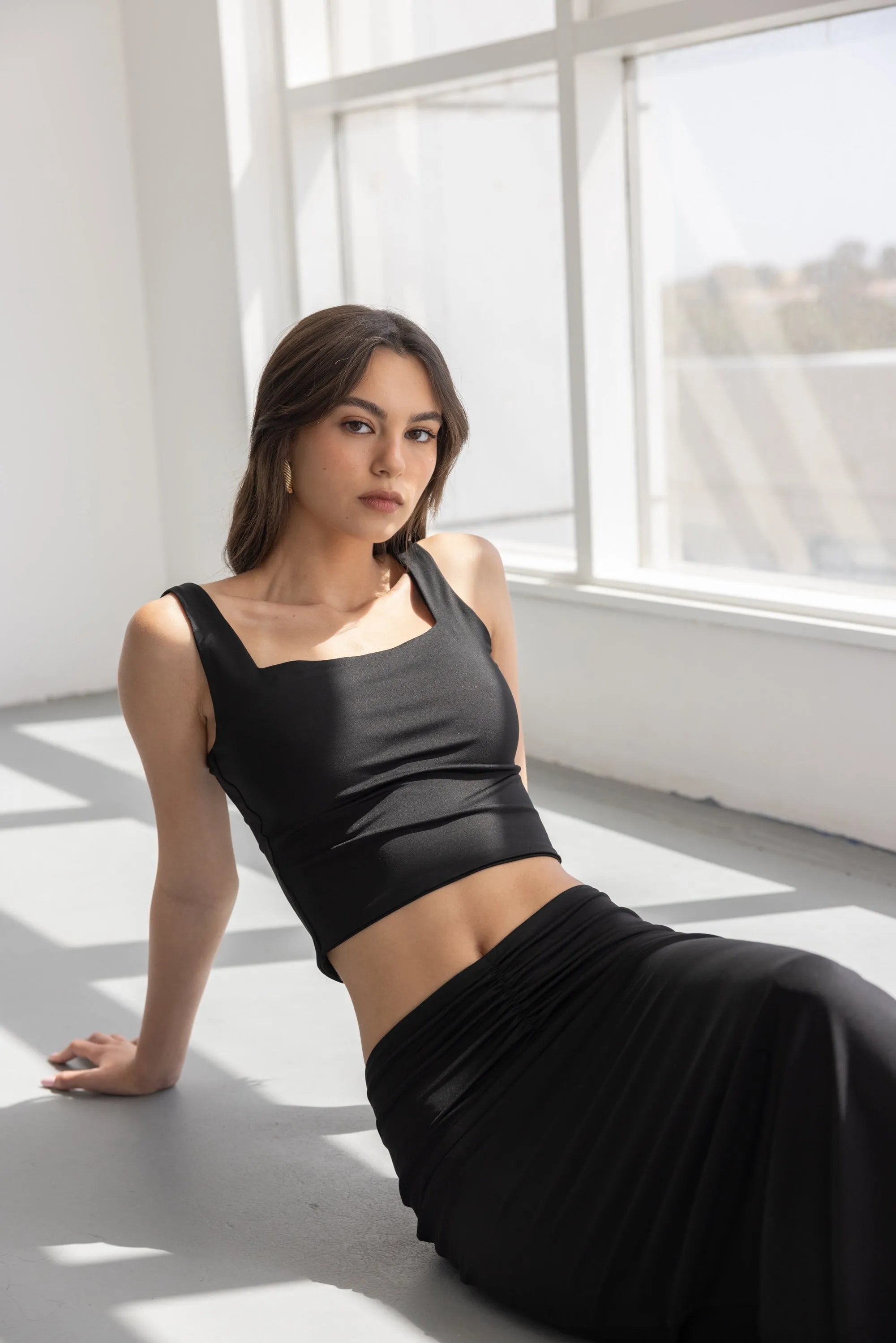 גופיית גאיה שחורה TwentySix 