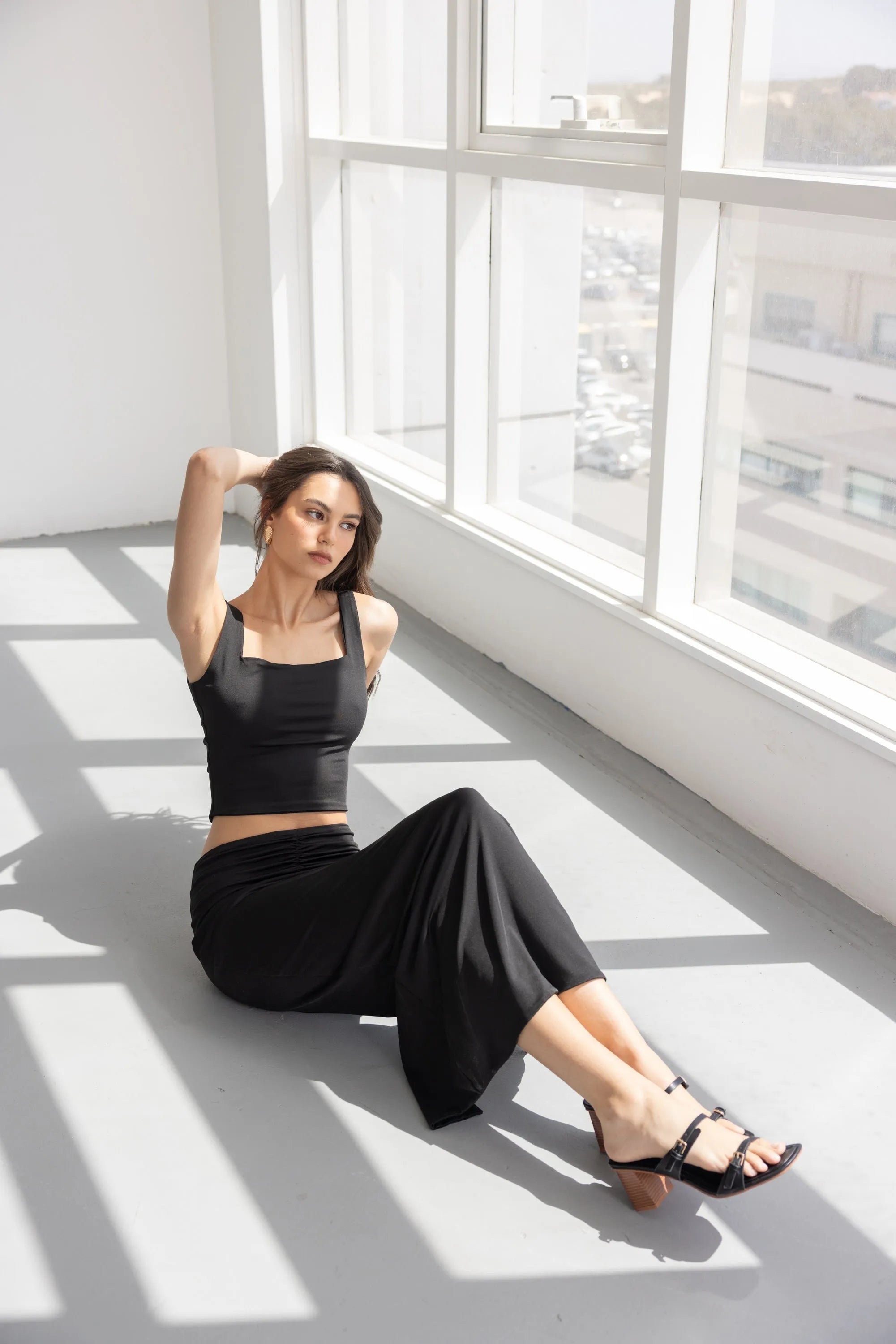 גופיית גאיה שחורה TwentySix 