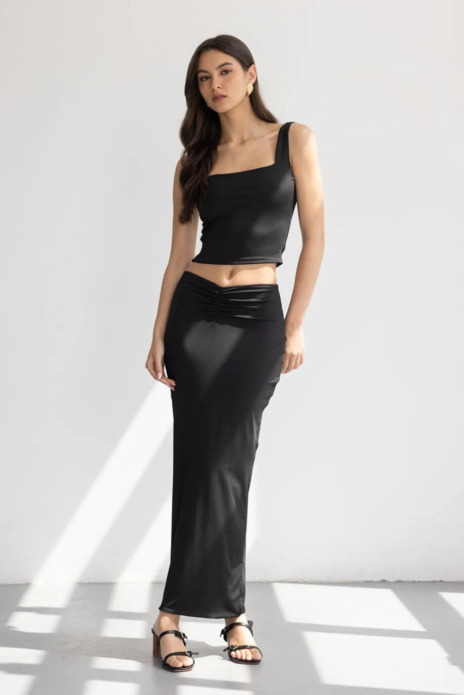 חצאית גאיה שחורה TwentySix 