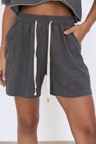 מכנס שורט קמילה TwentySix Dark Grey One Size 