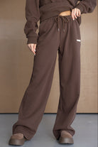 מכנסי טרנינג חומים לנשים, בגזרה רחבה עם שרוך, לוק קז'ואל אופנתי לנוער ונשים