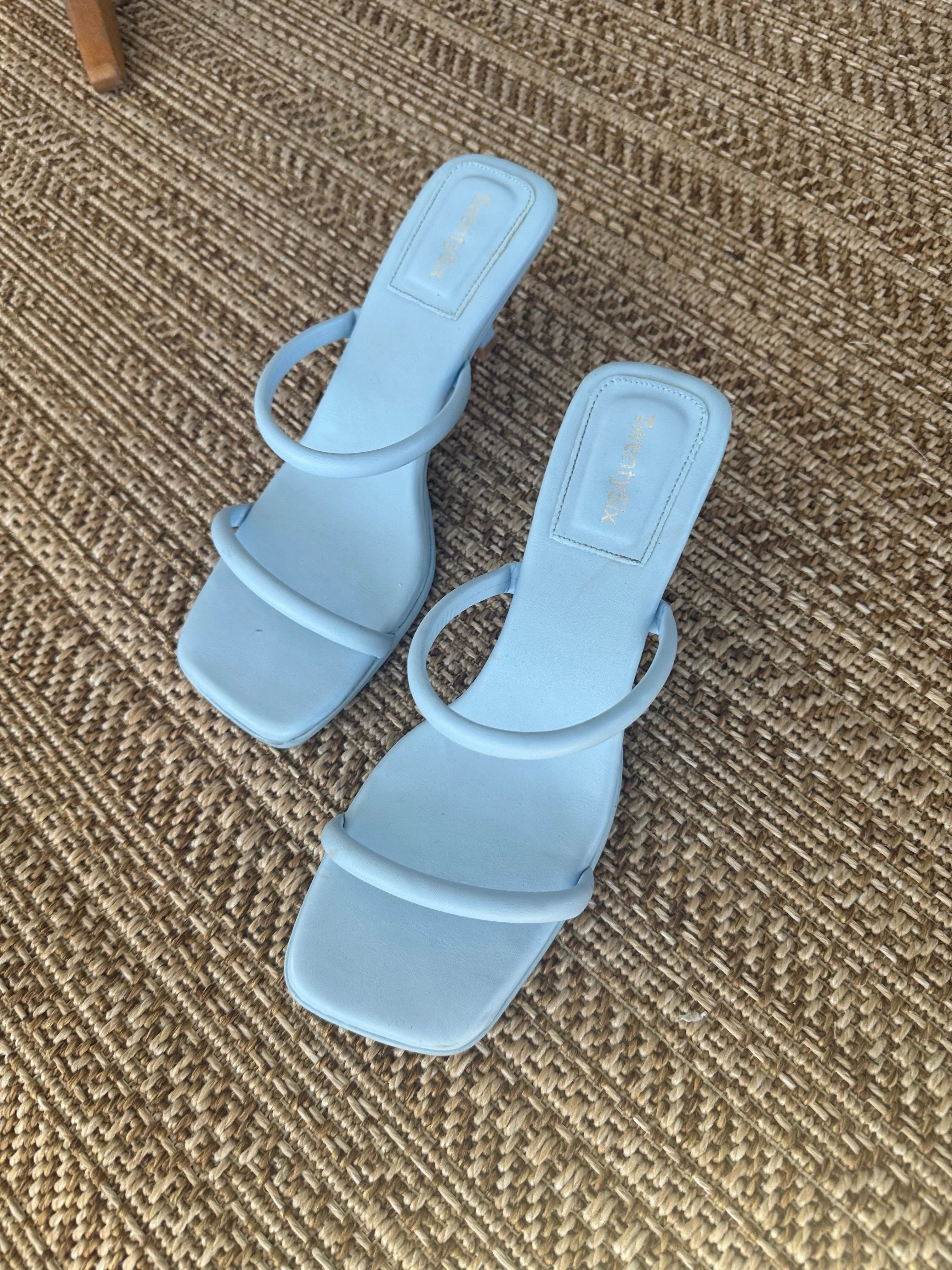 סנדל מרשל תכלת TwentySix 