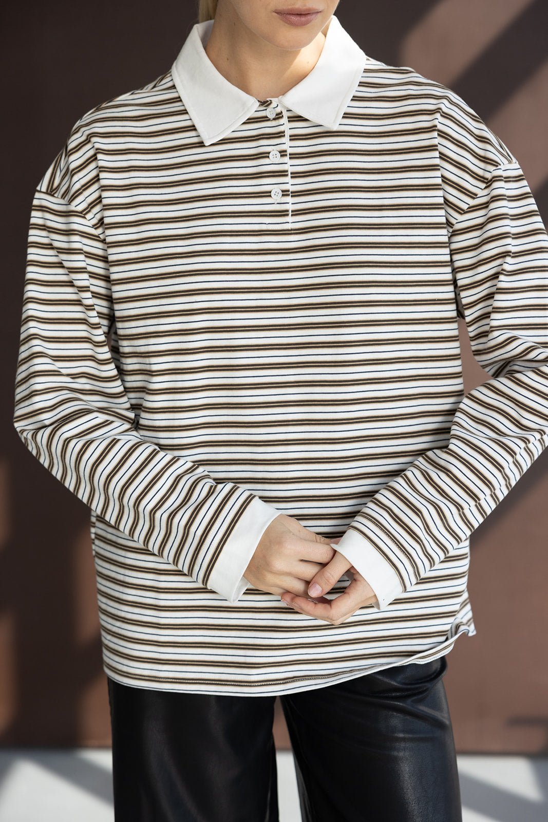 חולצת נשים פסים ארוכה עם צווארון לבן, כפתורים ובד נעים, אופנה לנערות