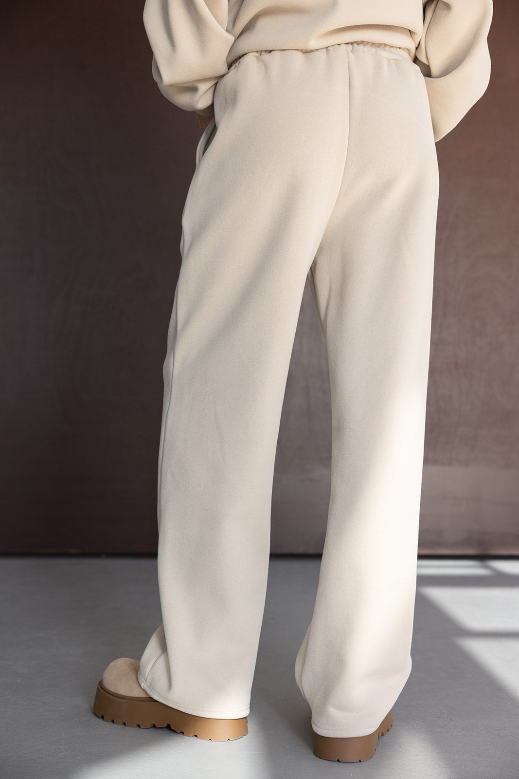 מכנסיים רחבים בצבע בז' לנשים, סטייל אופנתי יום יומי, בד נעים ורך, נעלי סוליה עבה חומות