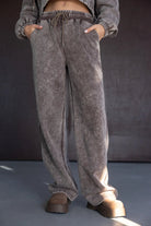 מכנסי טרנינג רחבים בגוון חום דהוי עם גומי ושרוך לנשים, פריט אופנה צעיר ונוח