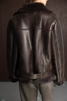 מעיל טייסים חורפי בגוון חום כהה עם פרווה, בגדי אופנה לנשים ונערות