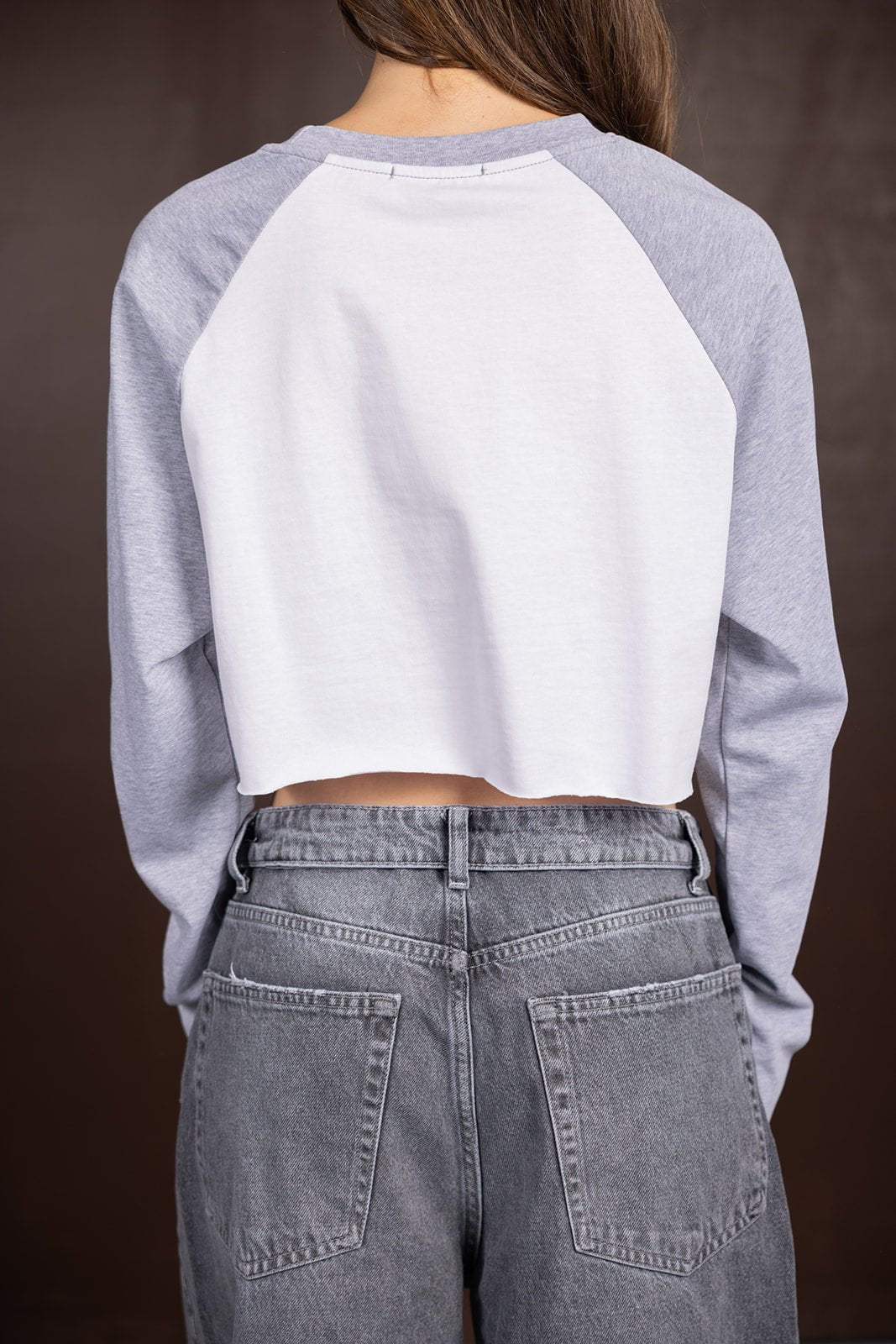 חולצת קרופ ג'סי | אפורה - TwentySix