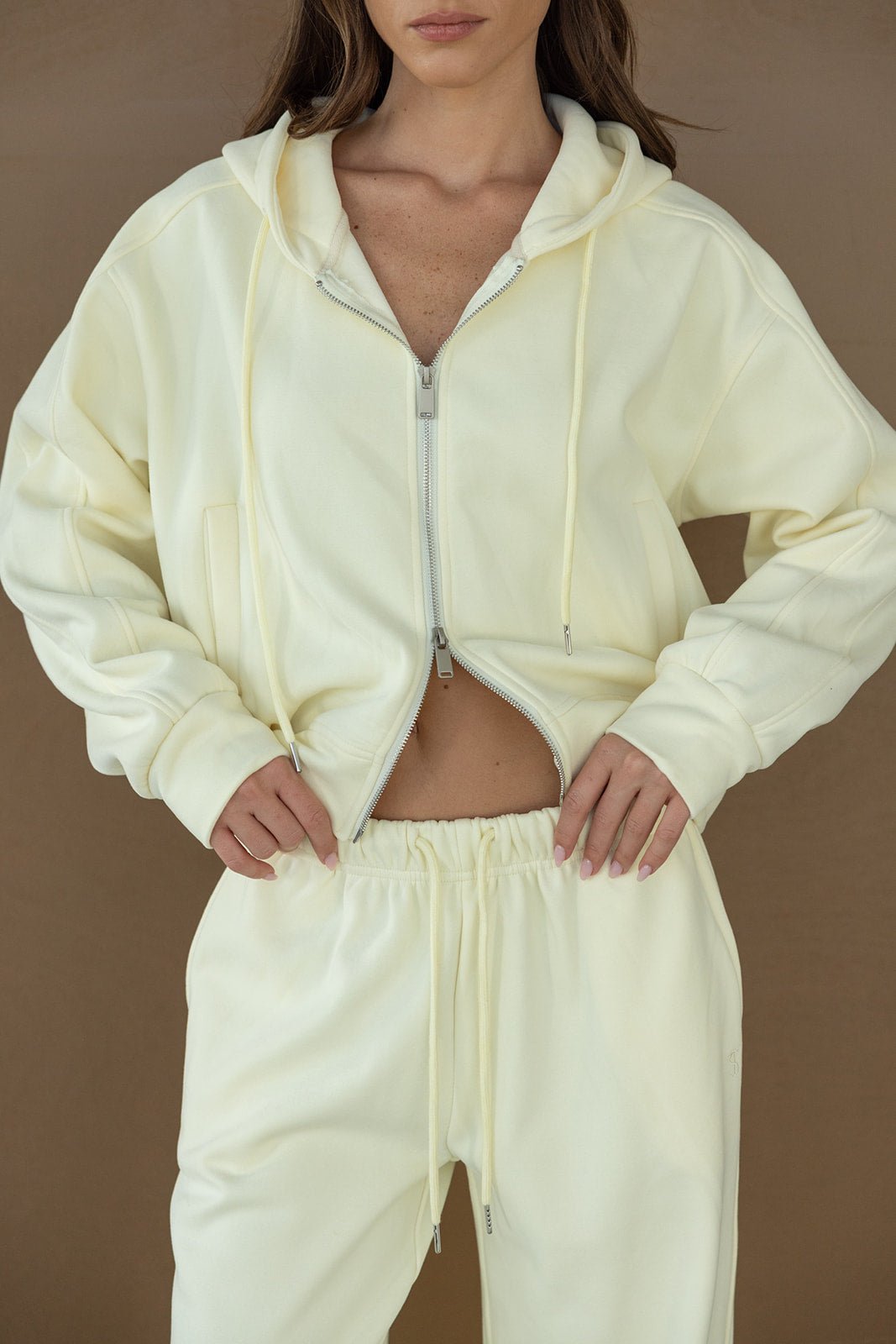 סווטשירט רוכסן נלי - TwentySix