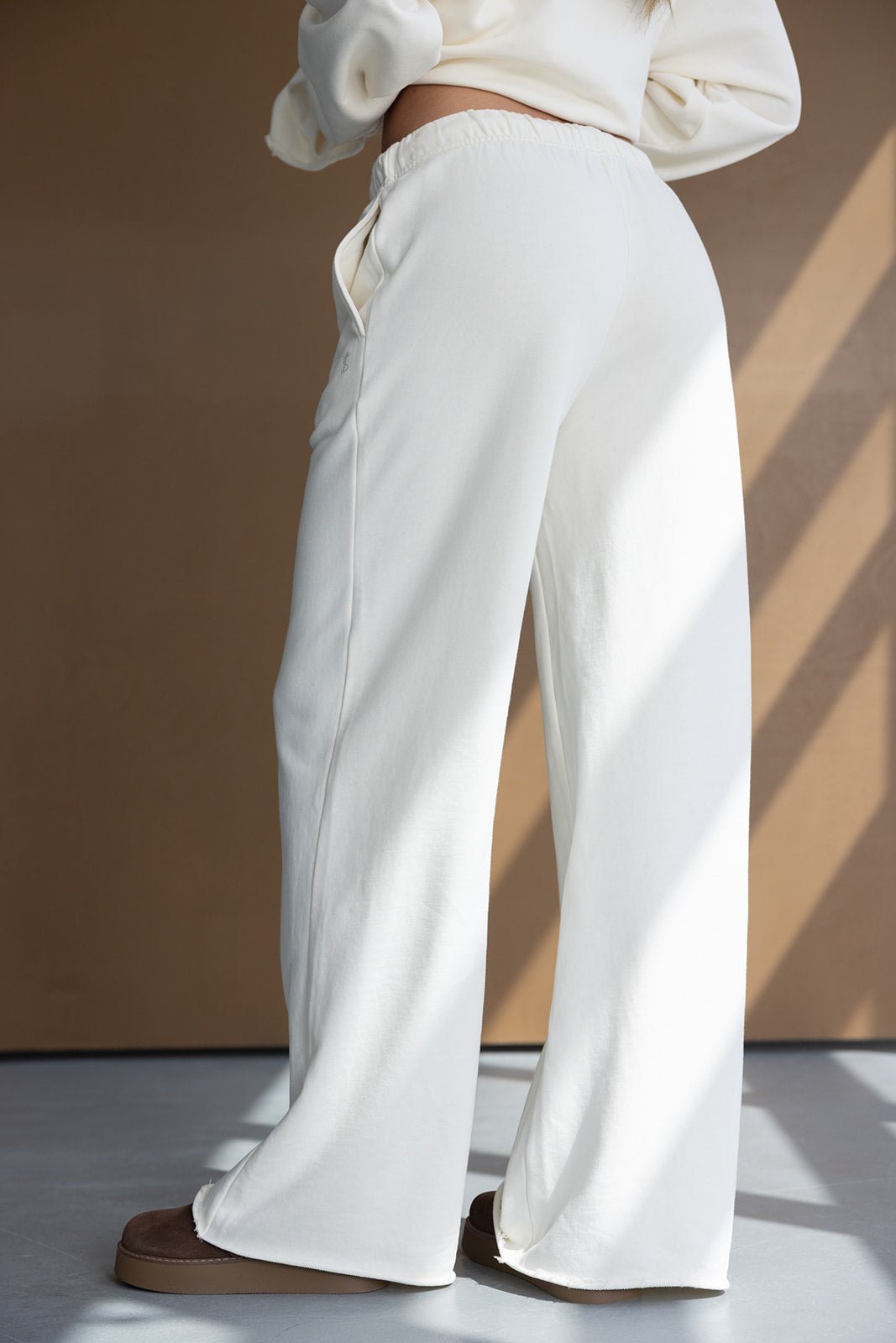 מכנסיים רחבים בצבע לבן לנשים, בד טרנינג רך, אופנת קז'ואל לנערות וצעירות