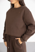 חליפת טרנינג חום כהה לנשים, בד נעים, דגם קז'ואל עם שרוך במותן וכיסים, אופנה לנערות