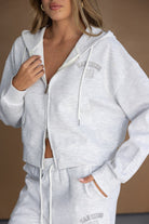 סט קפוצ׳ון ומכנסיים קצרים לנשים, צבע אפור, כיתוב SAN DIEGO, אופנת קז'ואל נוחה