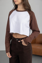 חולצת קרופ ג'סי | חומה - TwentySix