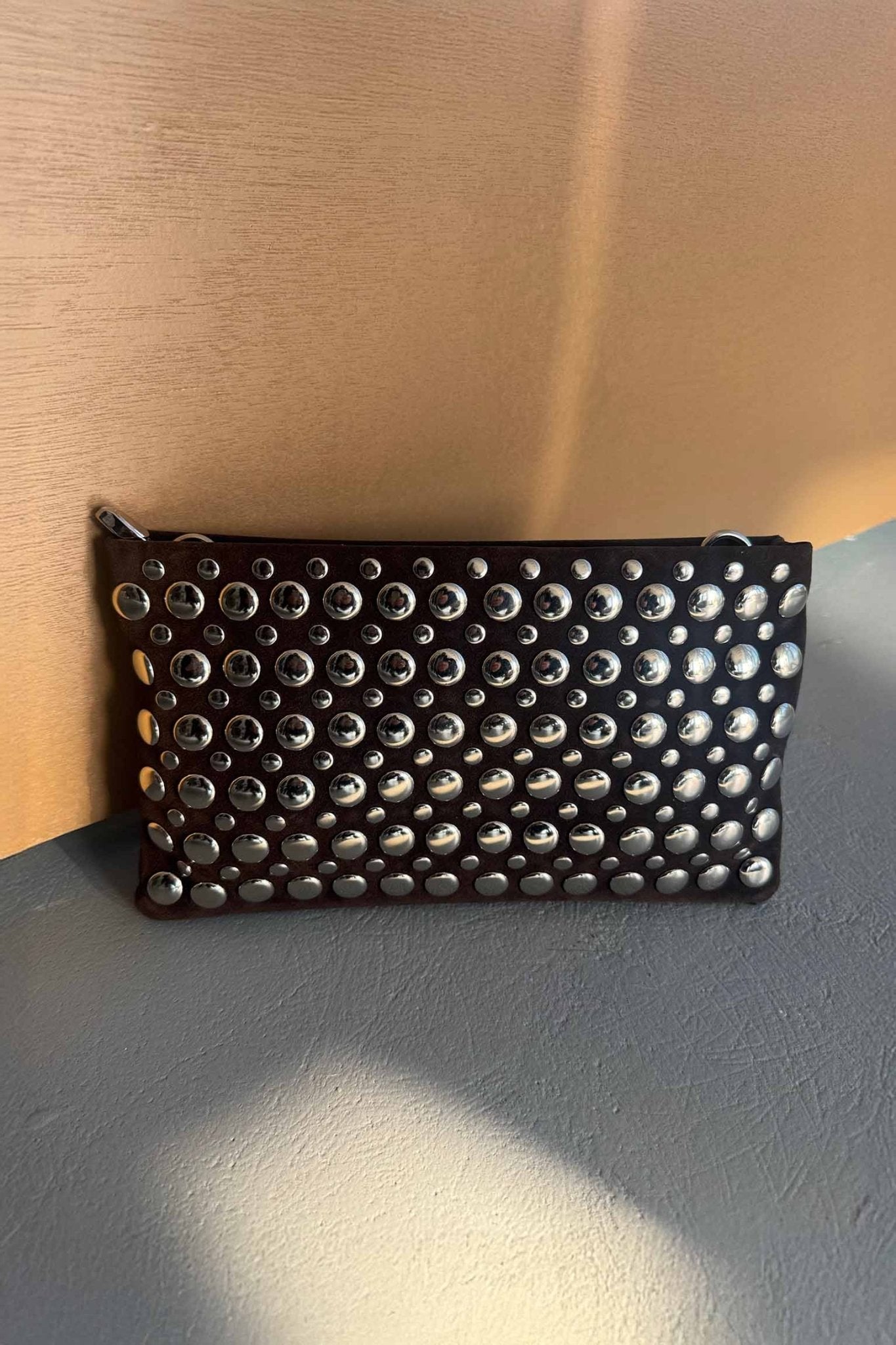 קלאץ' שחור לנשים עם ניטים כסופים, תיק ערב אופנתי לנערות