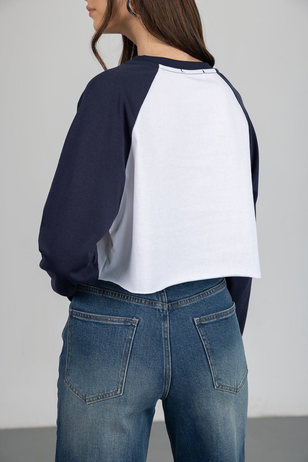 חולצת קרופ ג'סי | כחולה - TwentySix