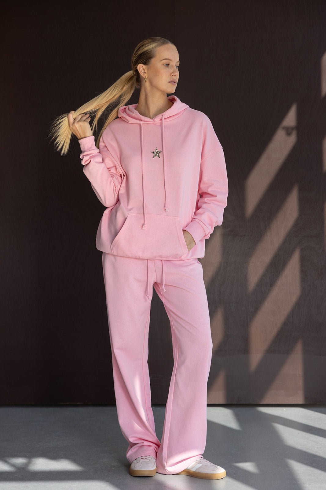 סווטשירט מתיו | ורוד - TwentySix