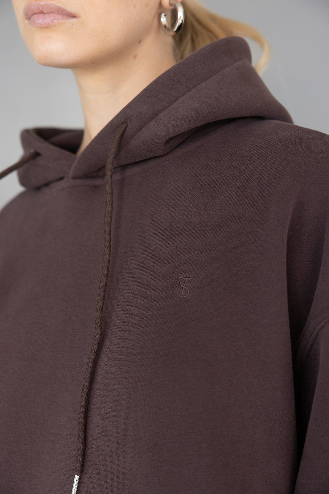 קפוצ'ון נשים חום כהה עם שרוך וסמל רקום, אופנה לנשים ונערות