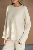 סט בגדי נשים בצבע בז' מבד ריב, חולצה עם שרוולים ארוכים ומכנסיים תואמים, אופנת קז'ואל