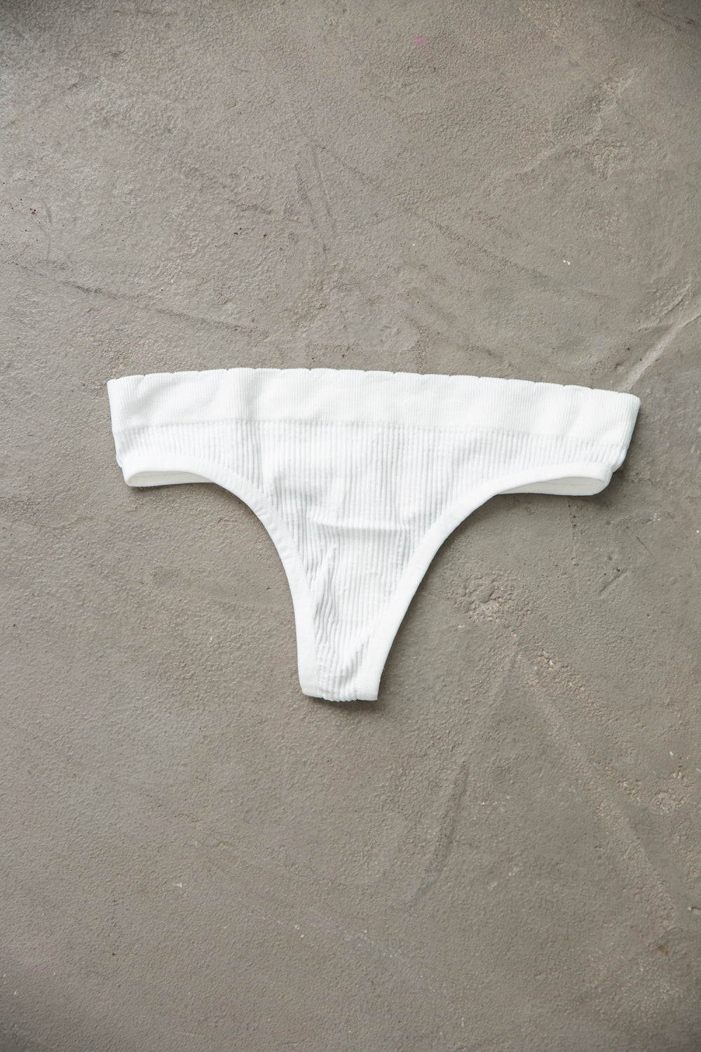 תחתון חוטיני אווה TwentySix White S 